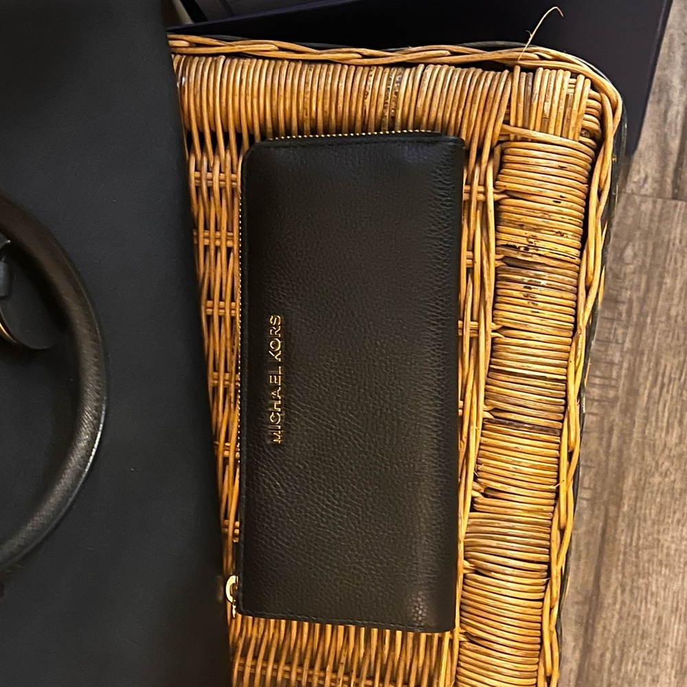 Michael Kors wallet NWOT